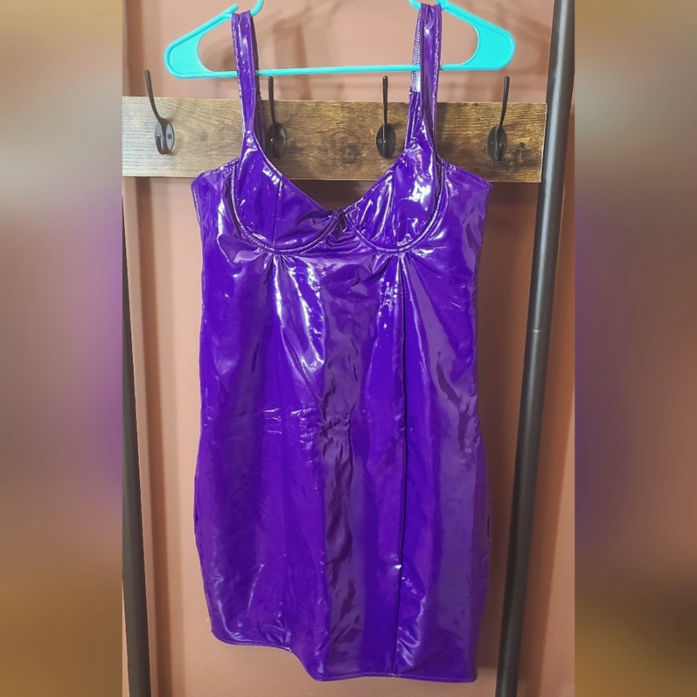 Shiny bodycon purple pleather dress